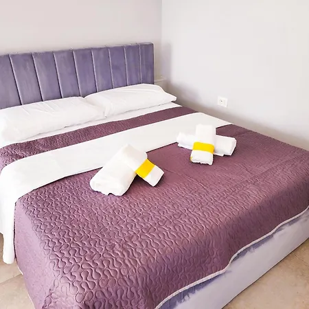 Rooftop Sweet 地拉那